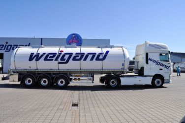 Neuer LKW der Firma Weigand-Transporte